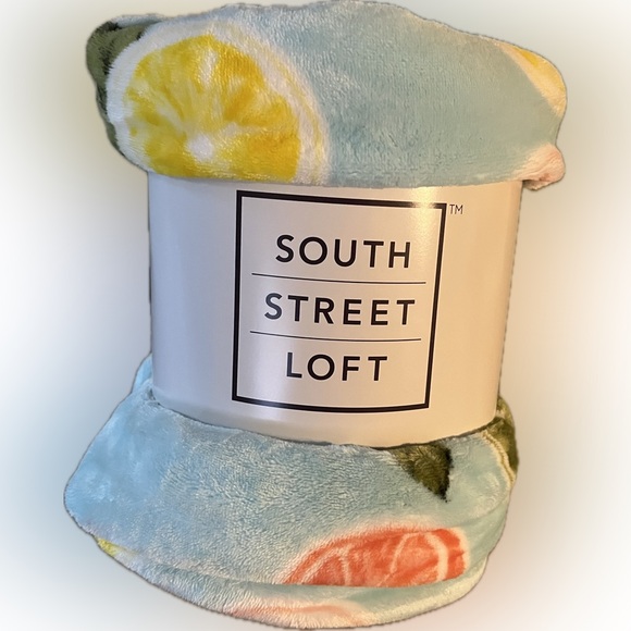 South Street Loft Plush Throw Blanket - Picture 1 of 3